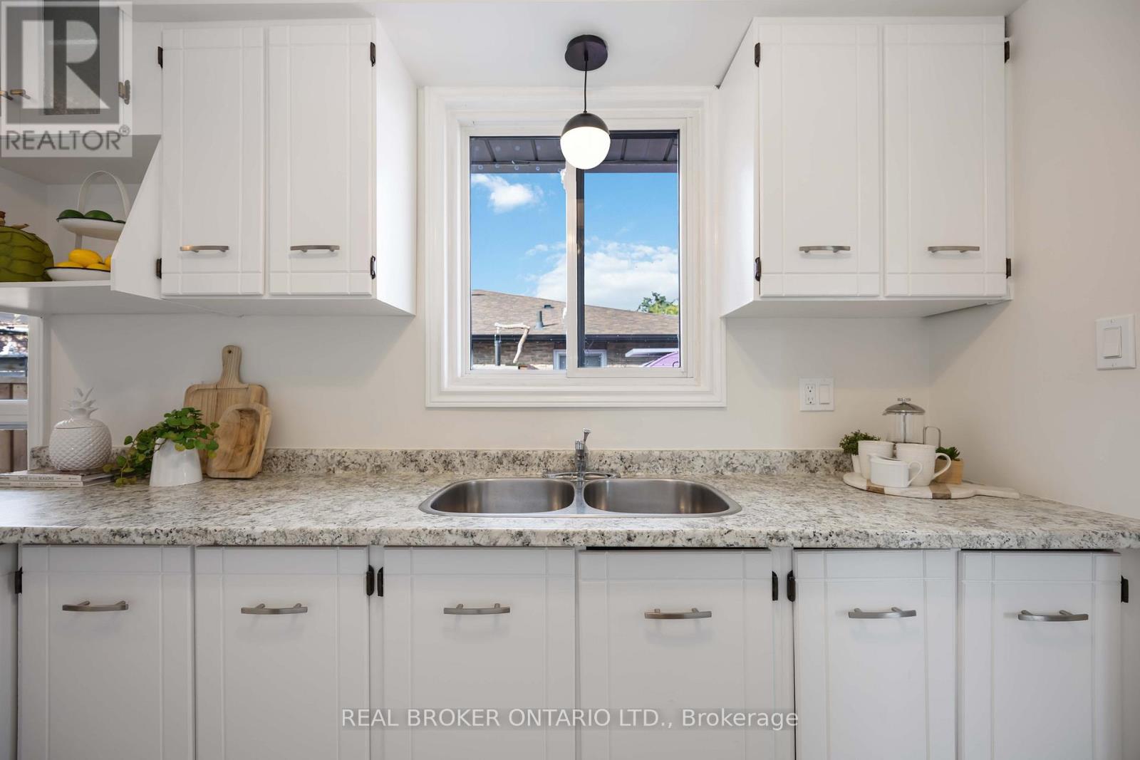 602 Dorchester Drive, Oshawa, Ontario  L1J 6L5 - Photo 13 - E12490840