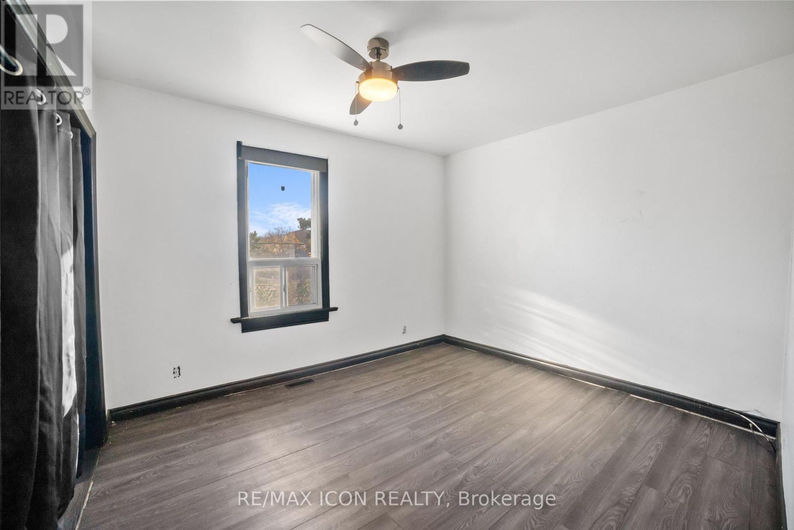 898 Eastern Avenue, Toronto, Ontario  M4L 1A4 - Photo 12 - E12490846