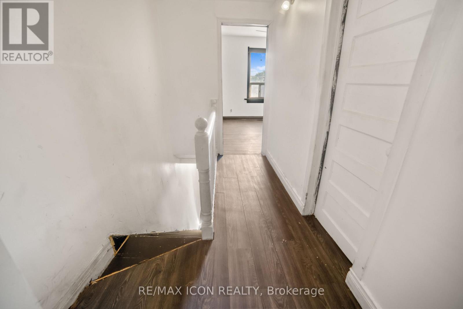 898 Eastern Avenue, Toronto, Ontario  M4L 1A4 - Photo 13 - E12490846