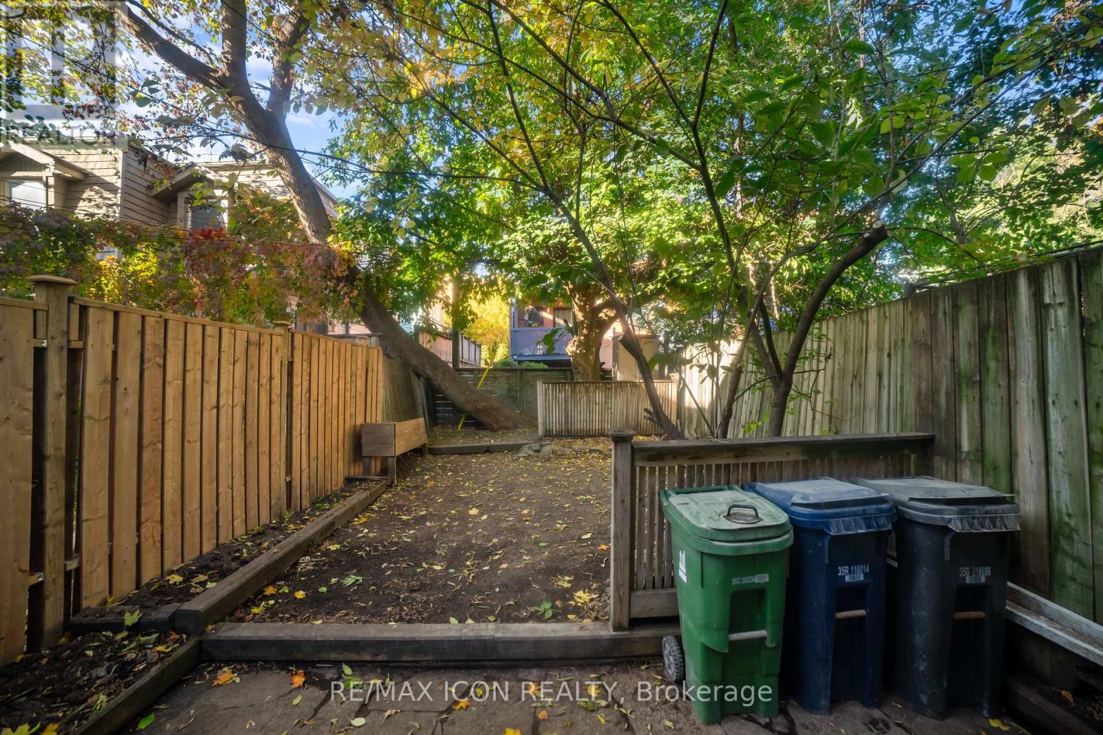 898 Eastern Avenue, Toronto, Ontario  M4L 1A4 - Photo 19 - E12490846