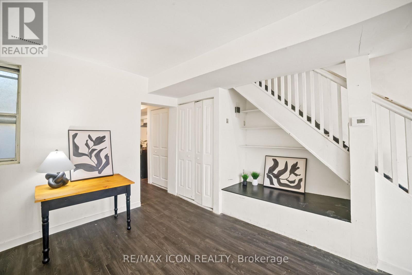 898 Eastern Avenue, Toronto, Ontario  M4L 1A4 - Photo 4 - E12490846