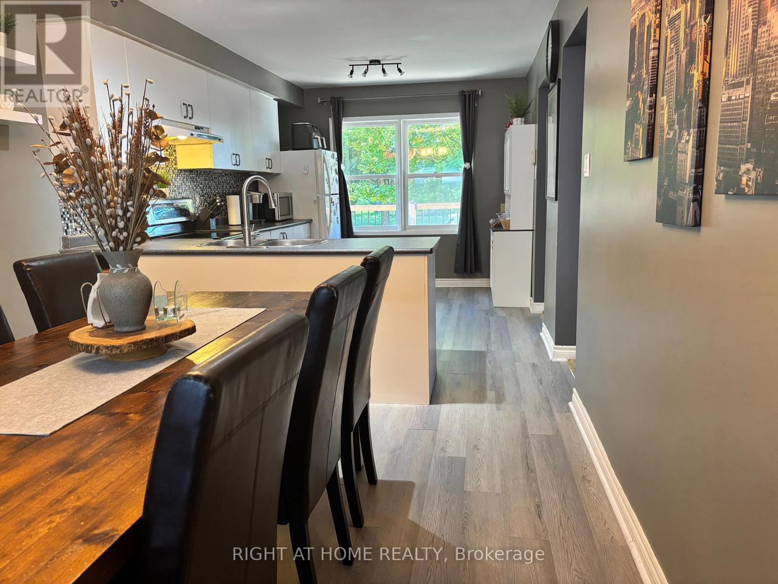 48 Michael St Street, Essa, Ontario  L0M 1B2 - Photo 6 - N12490488