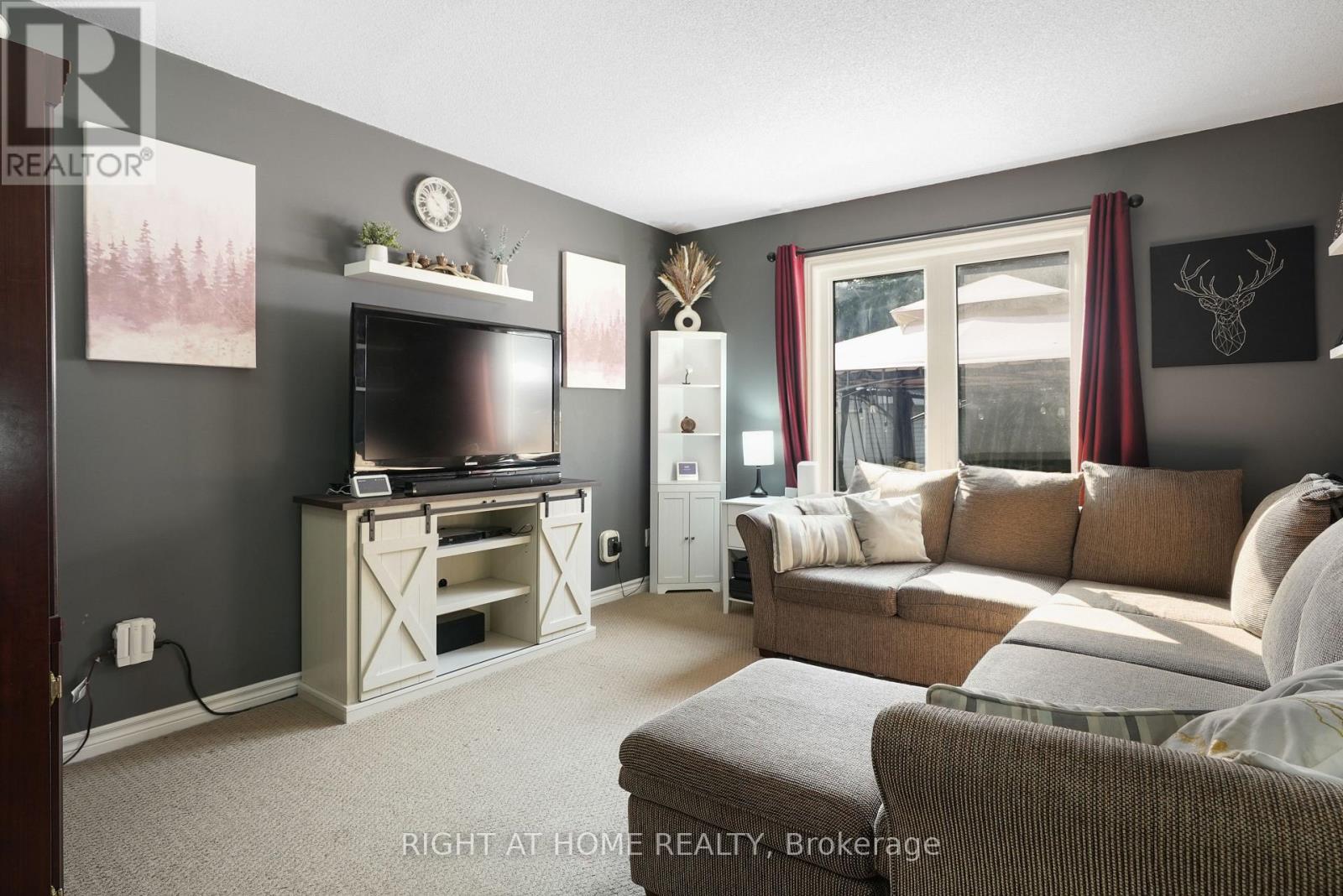 48 Michael St Street, Essa, Ontario  L0M 1B2 - Photo 8 - N12490488