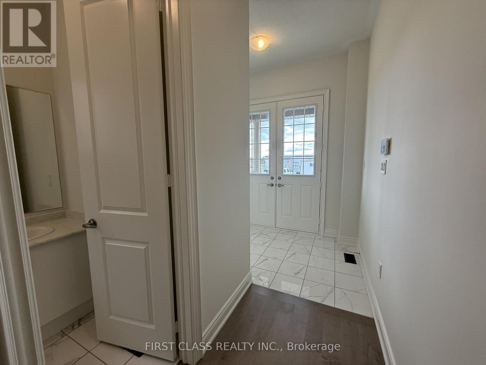 93 Boccella Crescent, Richmond Hill (Headford Business Park), Ontario  L4B 0H9 - Photo 3 - N12490512