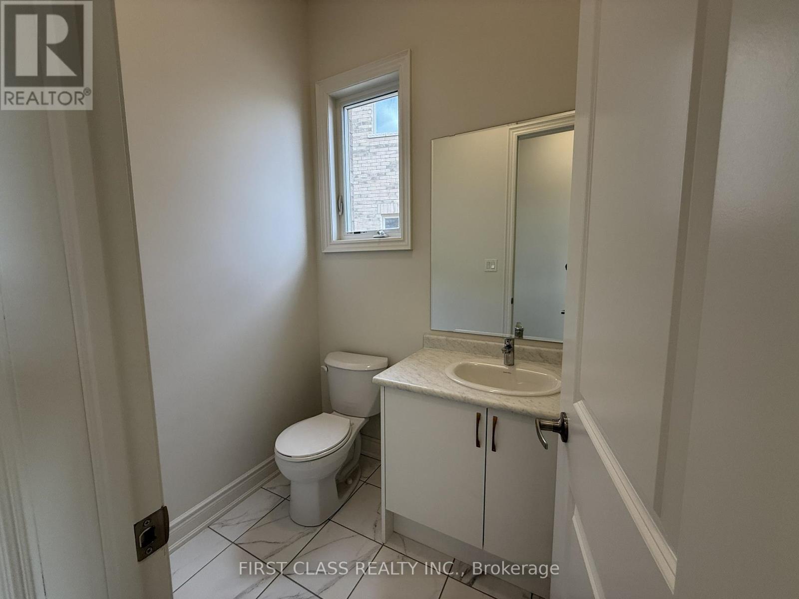 93 Boccella Crescent, Richmond Hill (Headford Business Park), Ontario  L4B 0H9 - Photo 4 - N12490512