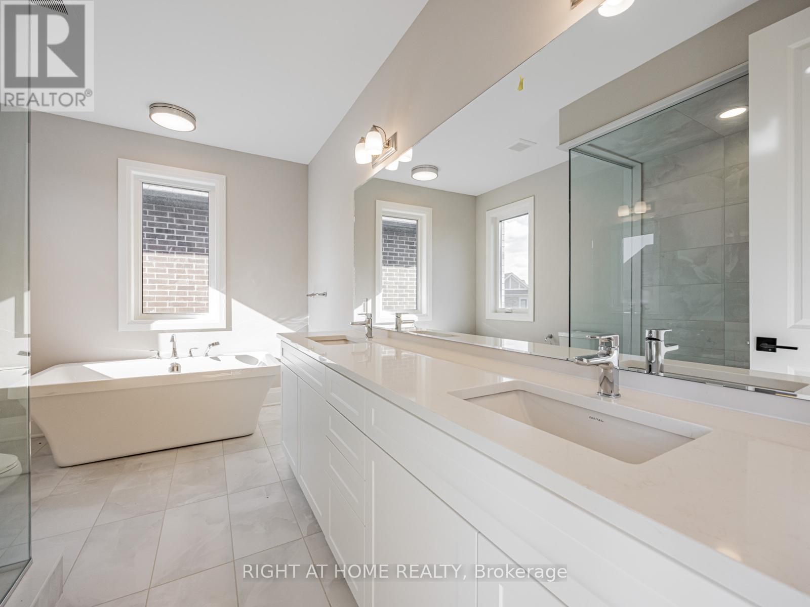 61 Greenridge Crescent, Markham, Ontario  L6C 3M1 - Photo 13 - N12490528