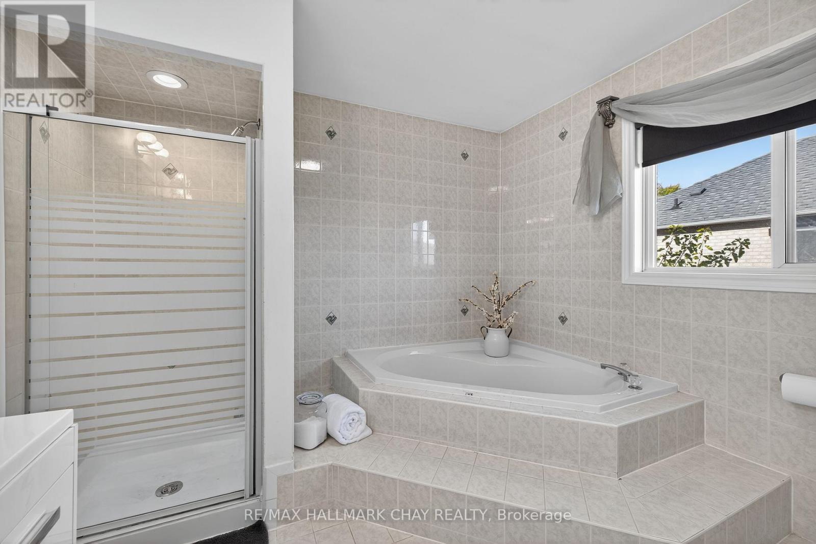 160 Golden Gate Circle, Vaughan, Ontario  L4H 1N6 - Photo 27 - N12490628