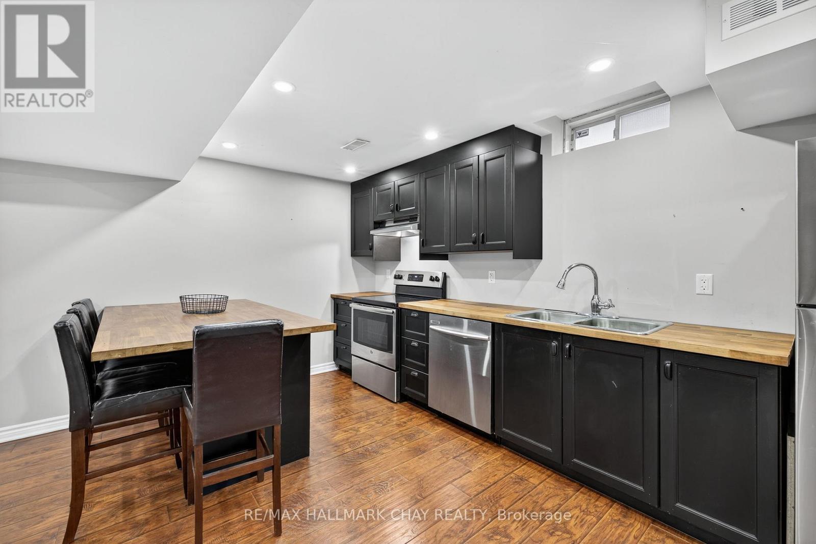 160 Golden Gate Circle, Vaughan, Ontario  L4H 1N6 - Photo 35 - N12490628