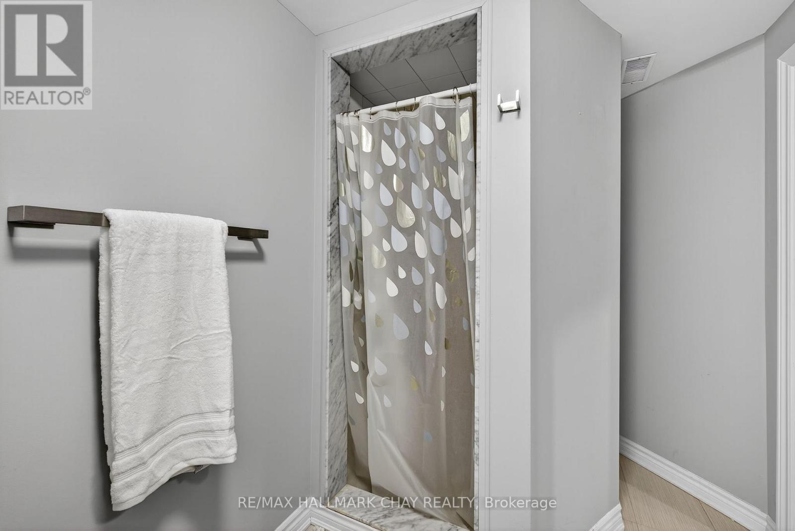 160 Golden Gate Circle, Vaughan, Ontario  L4H 1N6 - Photo 40 - N12490628