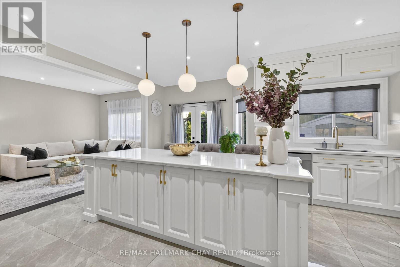 160 Golden Gate Circle, Vaughan, Ontario  L4H 1N6 - Photo 9 - N12490628