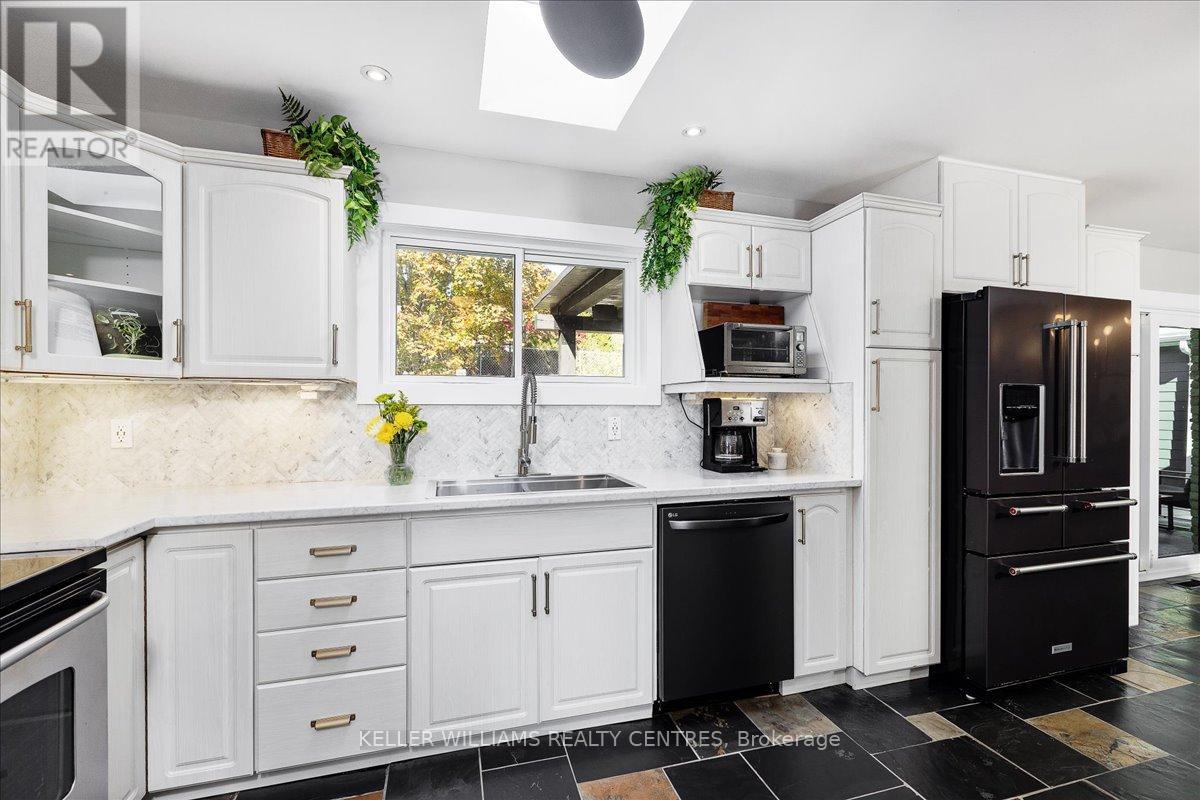 10 Patricia Place, Georgina, Ontario  L4P 3T9 - Photo 16 - N12490634