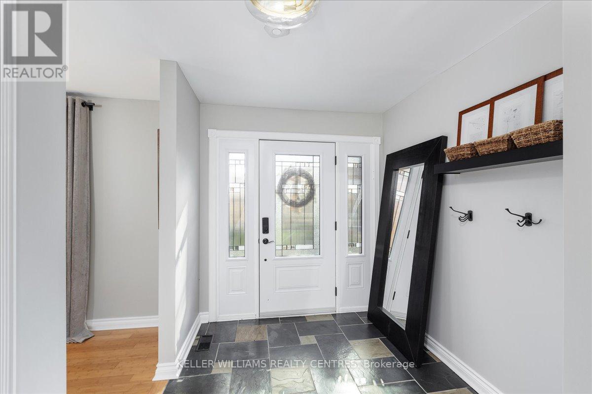 10 Patricia Place, Georgina, Ontario  L4P 3T9 - Photo 8 - N12490634