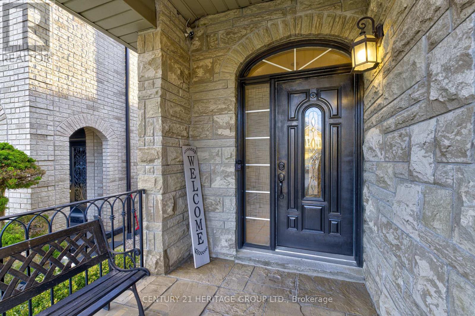 530 Vellore Woods Boulevard, Vaughan, Ontario  L4H 2W3 - Photo 2 - N12490684