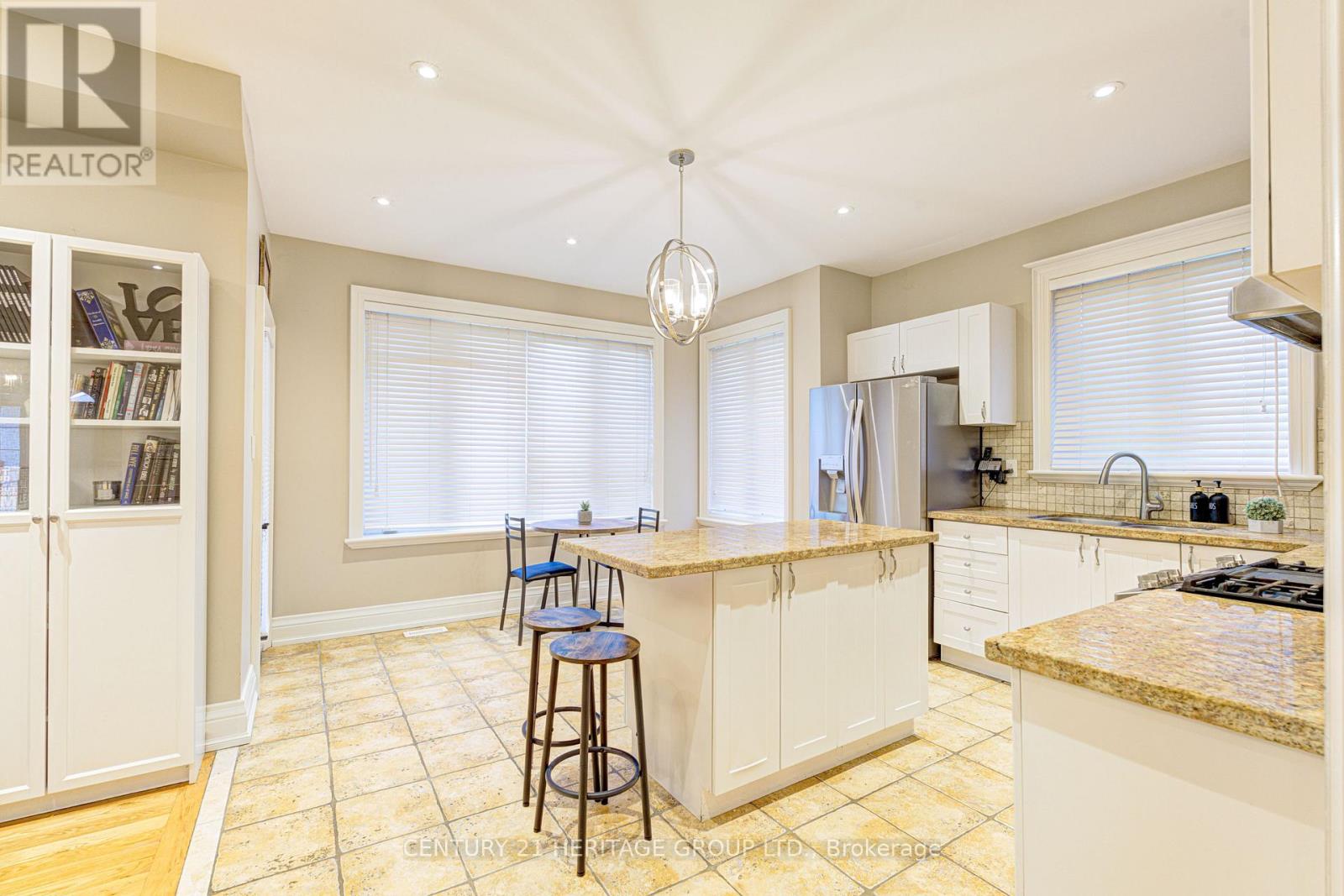 530 Vellore Woods Boulevard, Vaughan, Ontario  L4H 2W3 - Photo 7 - N12490684