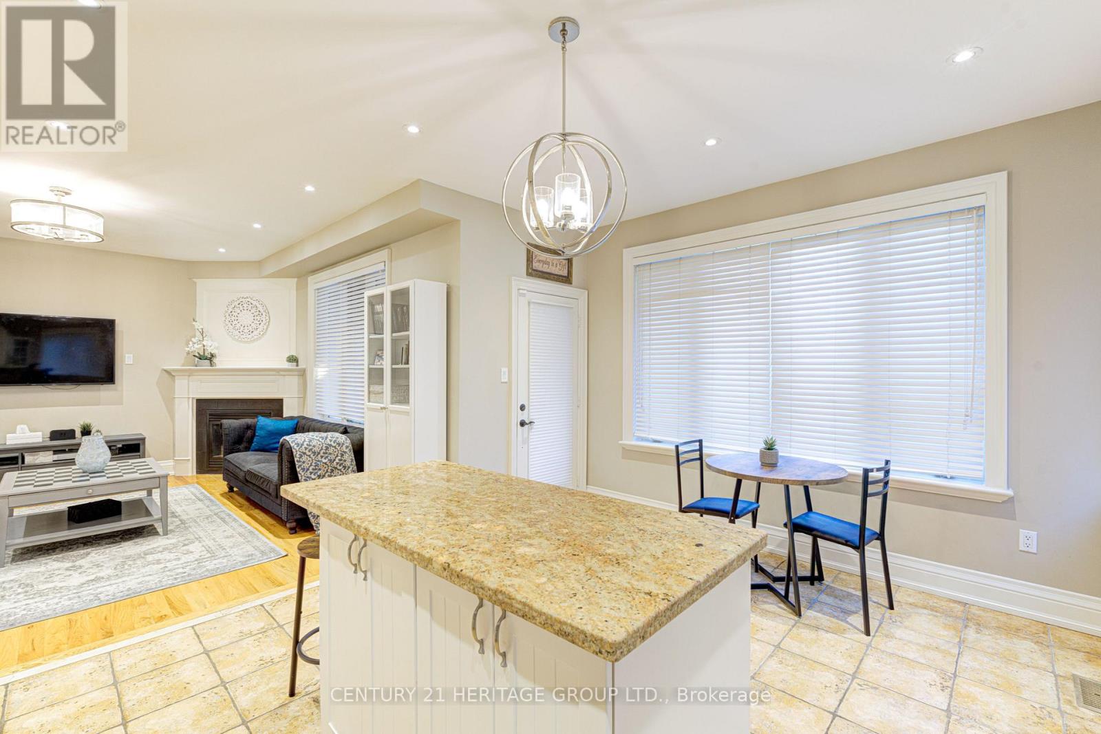 530 Vellore Woods Boulevard, Vaughan, Ontario  L4H 2W3 - Photo 9 - N12490684