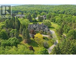 443 DEARBOURNE AVENUE, King, Ontario