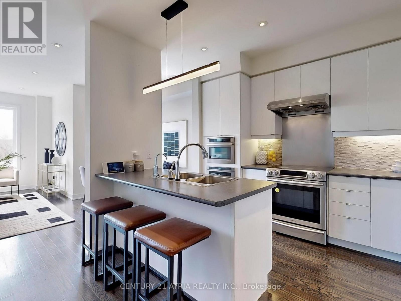 105 Anchusa Drive, Richmond Hill, Ontario  L4E 1C5 - Photo 10 - N12490788