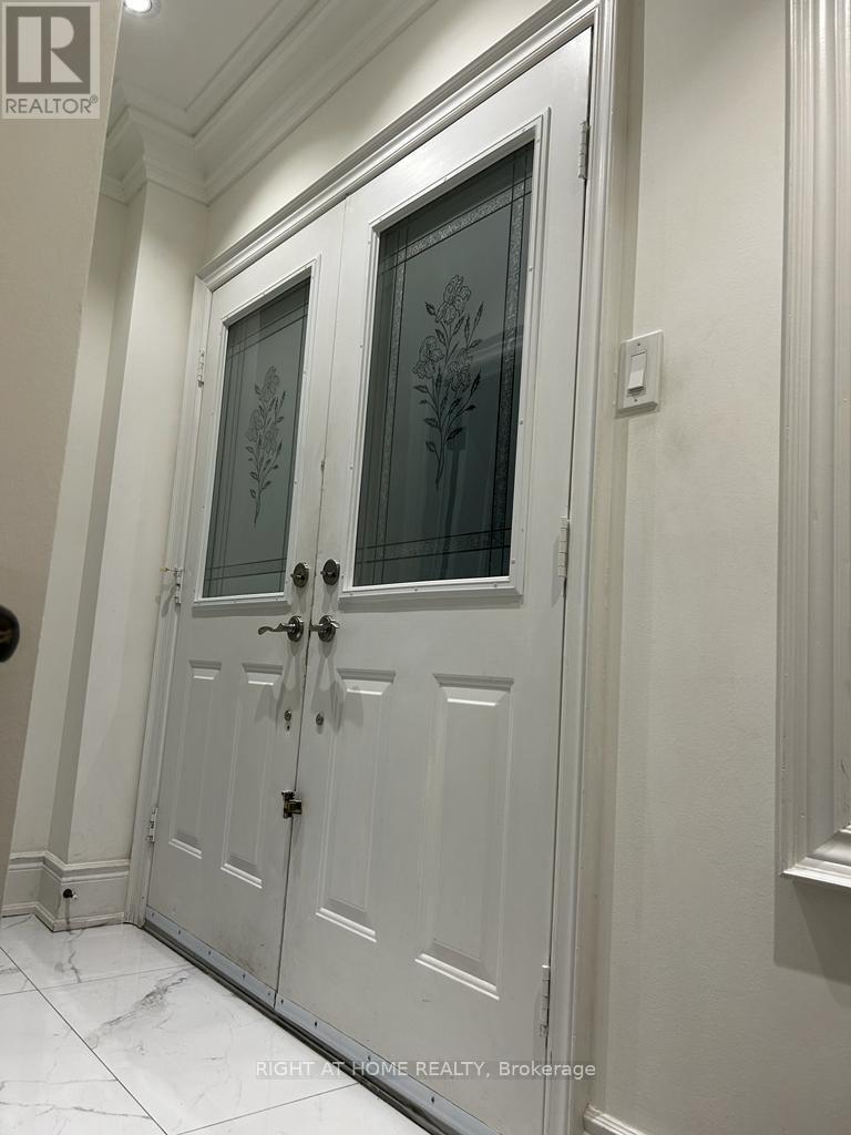 187 Redstone Road, Richmond Hill, Ontario  L4S 1X7 - Photo 2 - N12490812