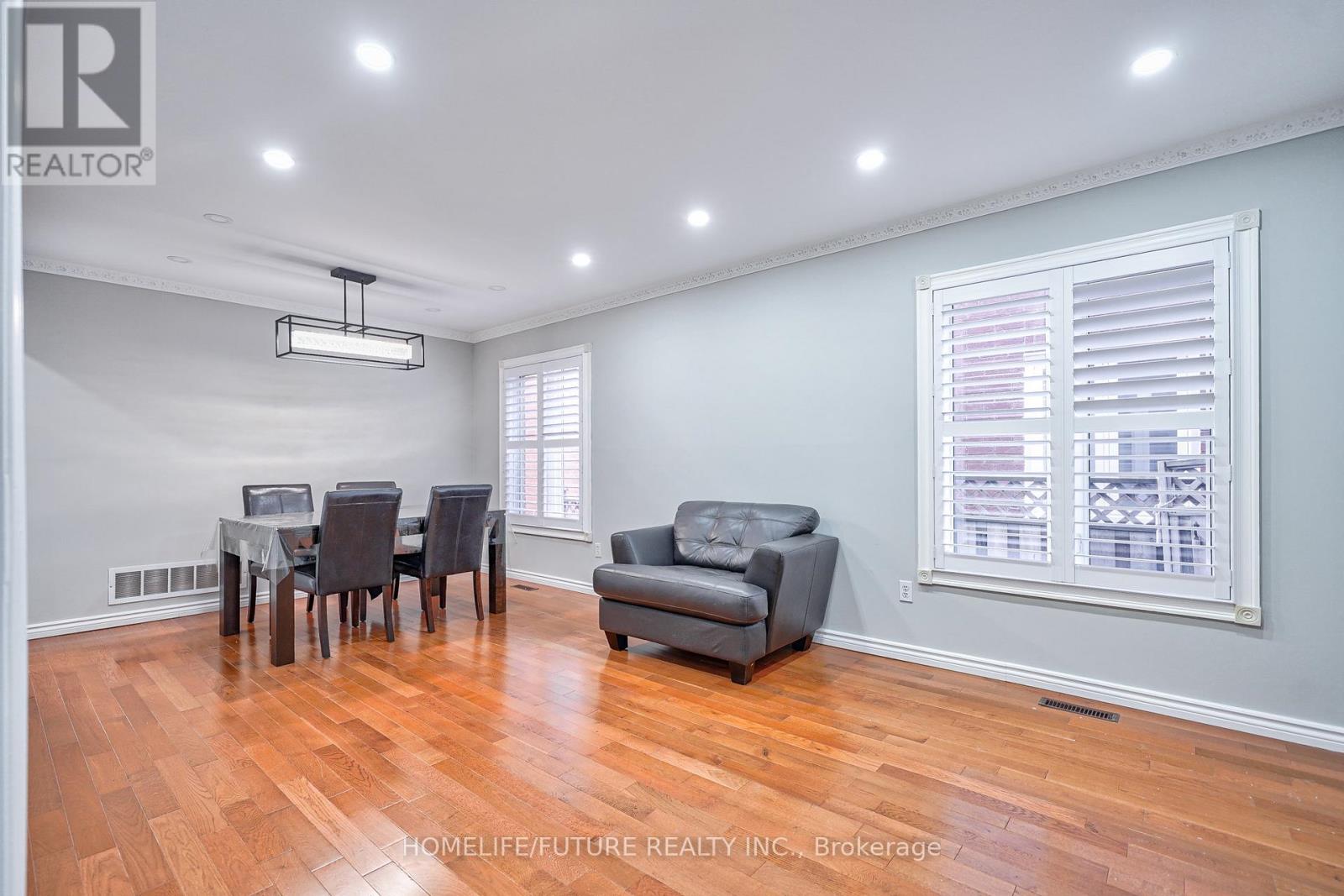 Main - 74 Kruger Road, Markham, Ontario  L3S 3Y7 - Photo 8 - N12490836