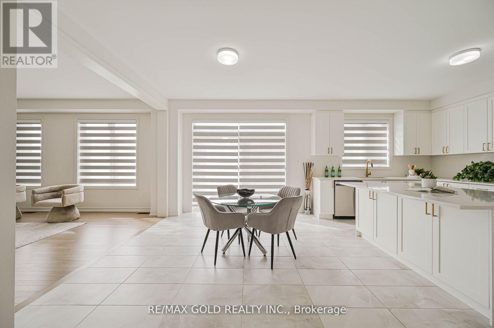 15 Sandhill Crescent, Adjala-Tosorontio (Colgan), Ontario  L0G 1W0 - Photo 13 - N12490838