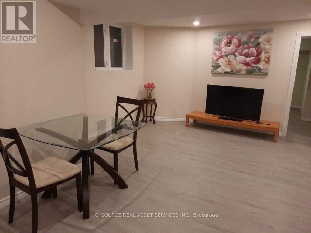 Lower - 8 Headford Avenue, Richmond Hill, Ontario  L4B 3V7 - Photo 7 - N12490842