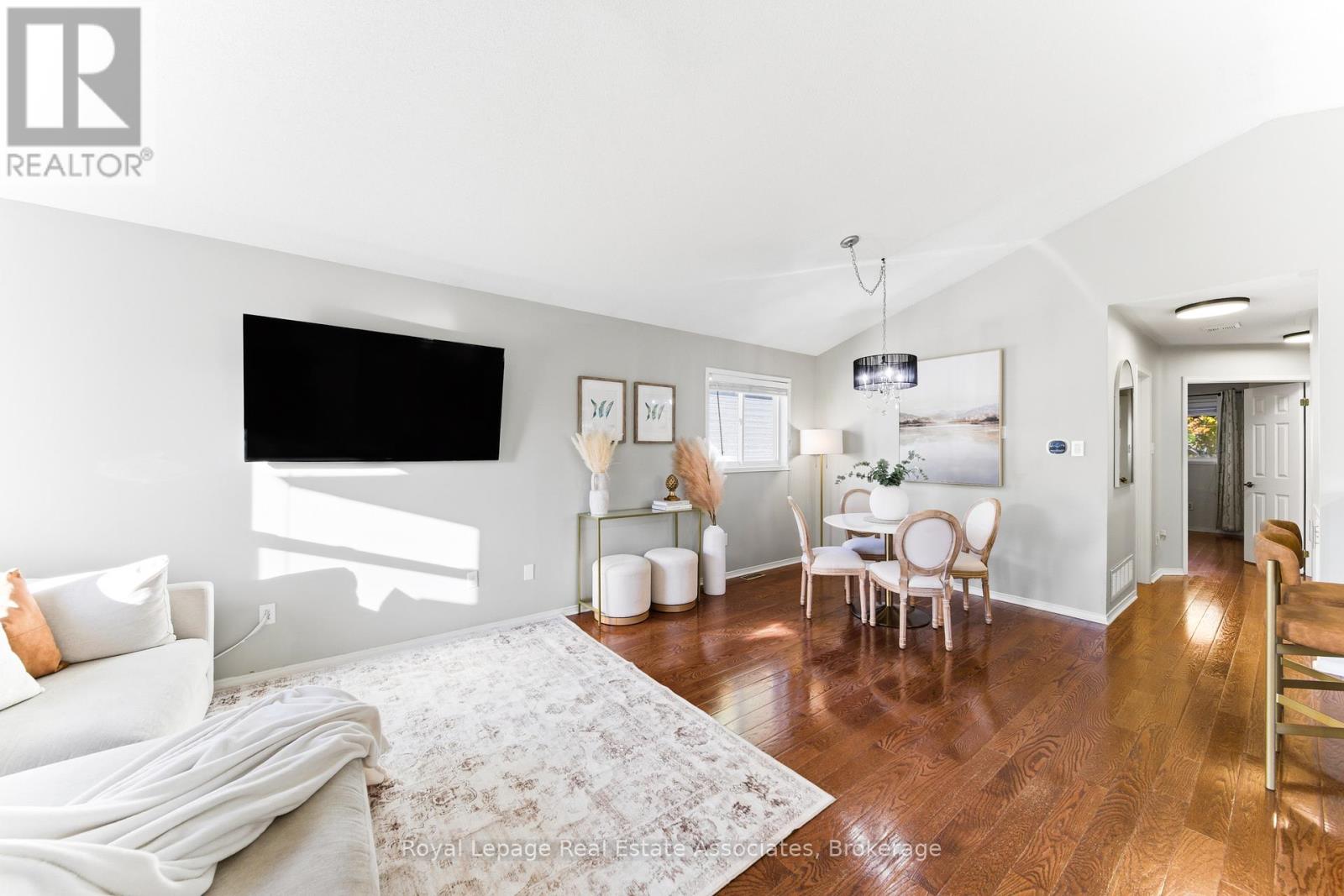 118 Copeman Crescent, Barrie, Ontario  L4N 8B3 - Photo 10 - S12490580