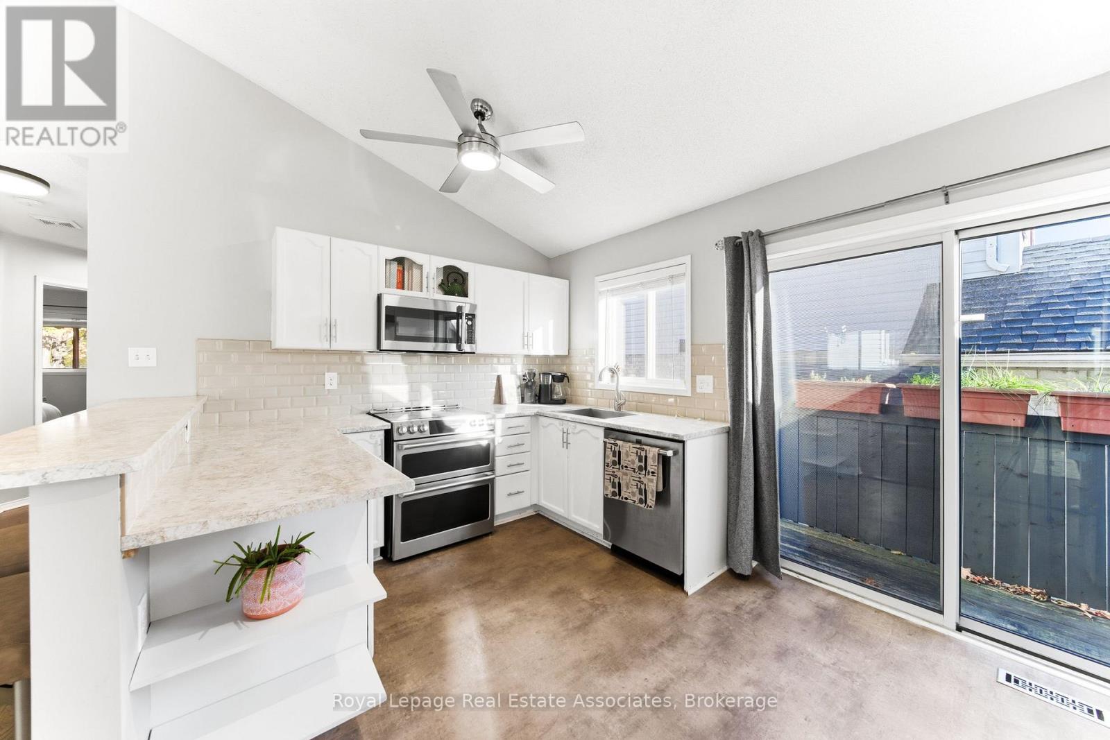 118 Copeman Crescent, Barrie, Ontario  L4N 8B3 - Photo 16 - S12490580