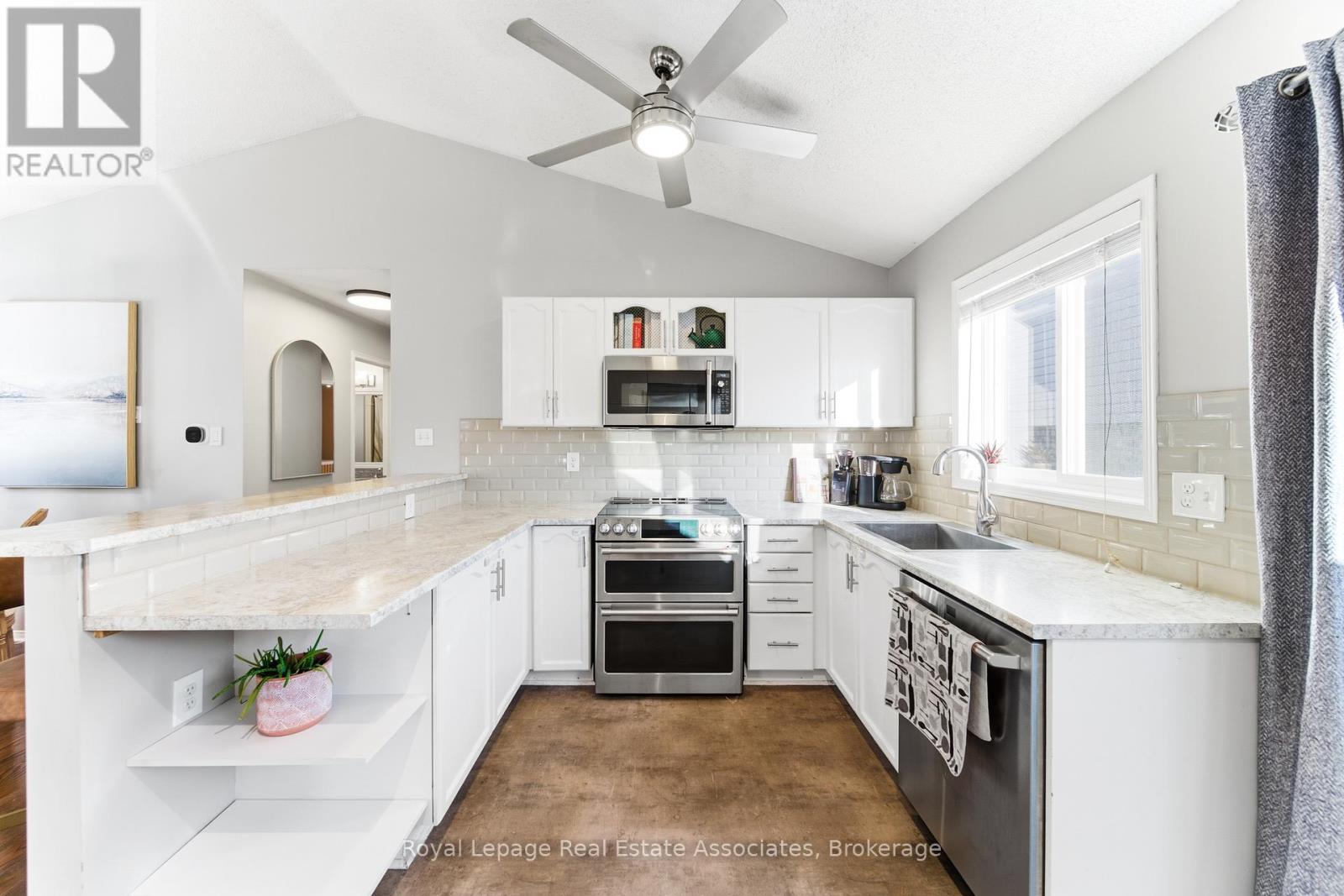 118 Copeman Crescent, Barrie, Ontario  L4N 8B3 - Photo 17 - S12490580