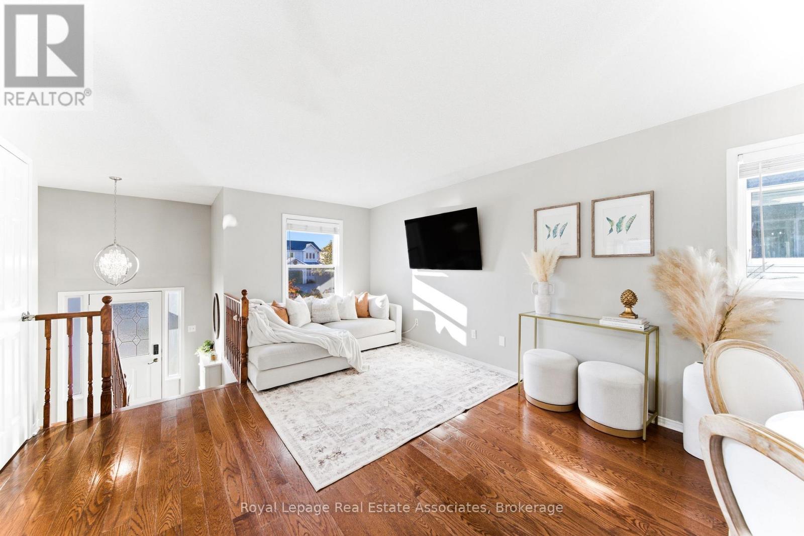 118 Copeman Crescent, Barrie, Ontario  L4N 8B3 - Photo 6 - S12490580