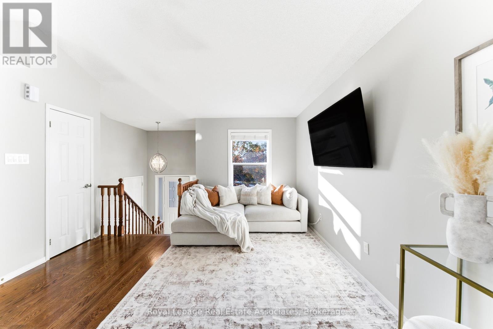 118 Copeman Crescent, Barrie, Ontario  L4N 8B3 - Photo 7 - S12490580