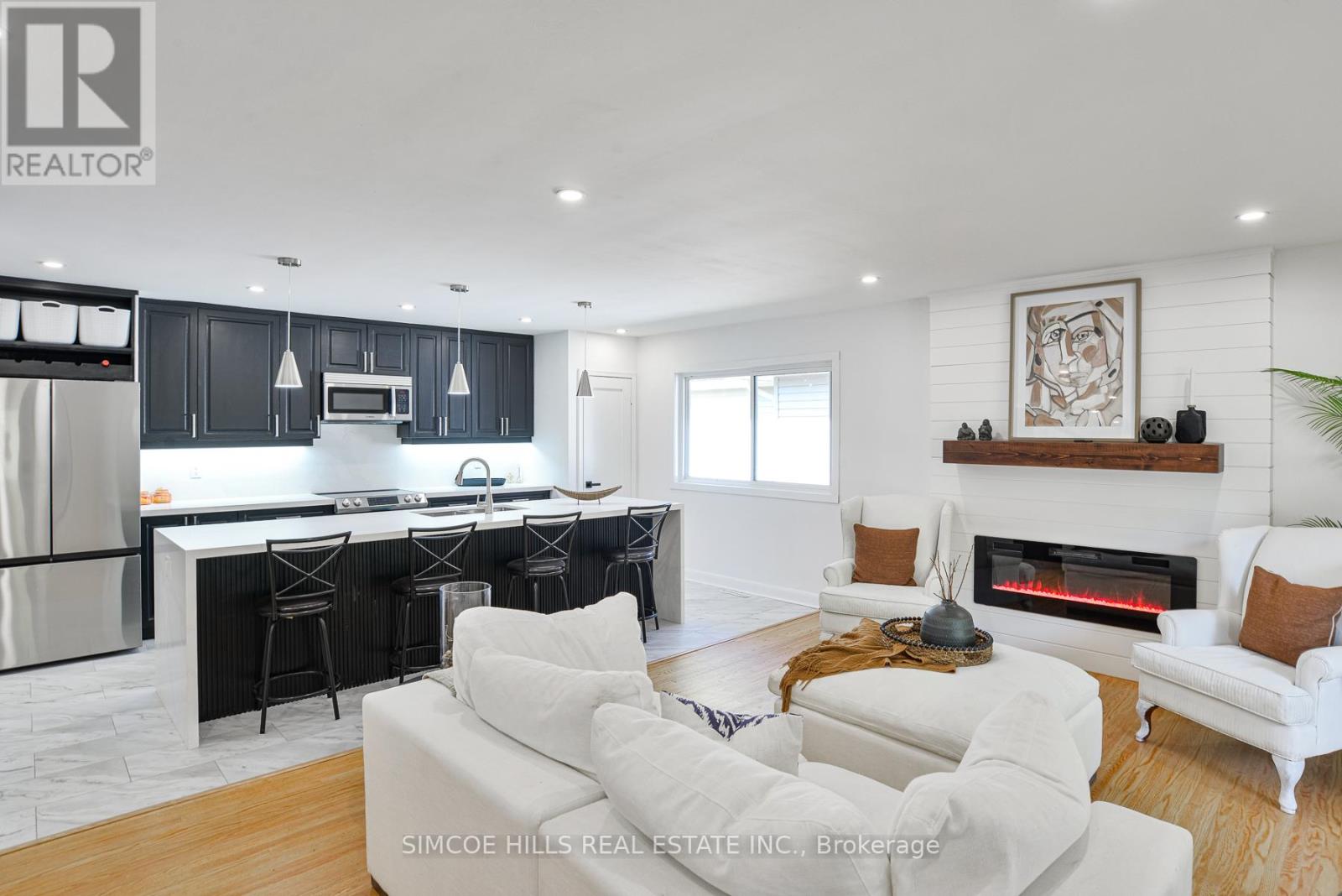 106 North Street W, Orillia, Ontario  L3V 3S8 - Photo 2 - S12490682