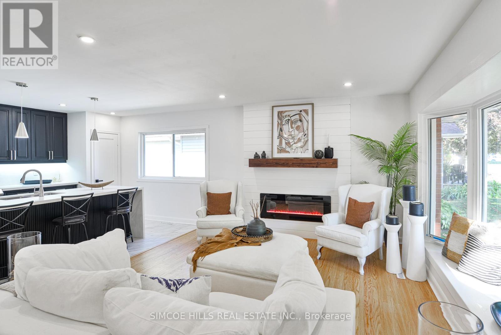 106 North Street W, Orillia, Ontario  L3V 3S8 - Photo 3 - S12490682