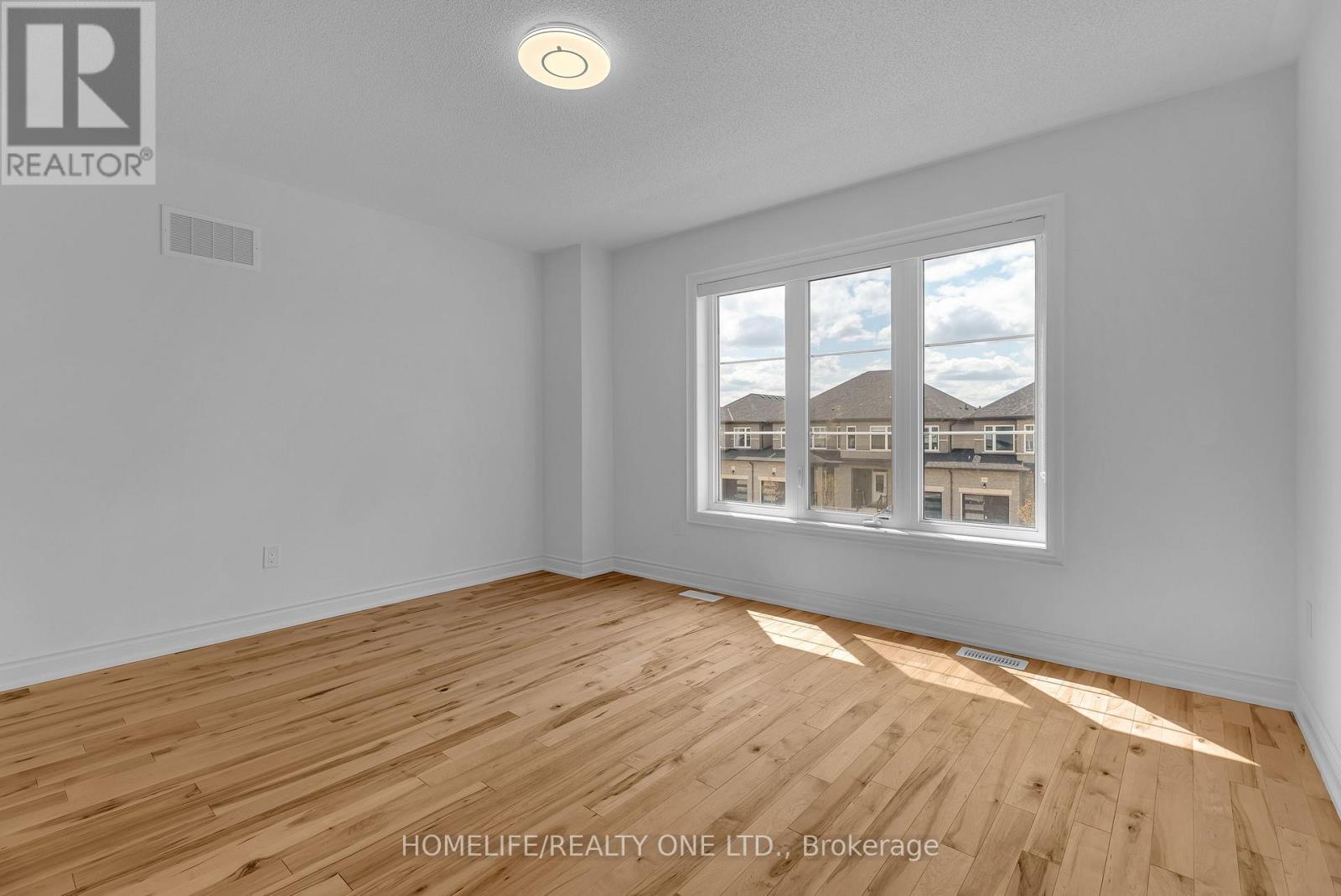 47 Autumn Drive, Wasaga Beach, Ontario  L9Z 0K7 - Photo 35 - S12490754