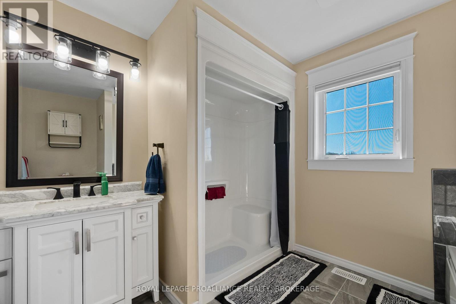 103 Hineman Street, Kingston (City North Of 401), Ontario  K7L 0G2 - Photo 32 - X12490918