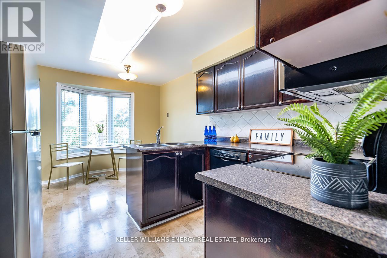 623 Dunrobin Court, Oshawa, Ontario  L1J 7P2 - Photo 11 - E12433315