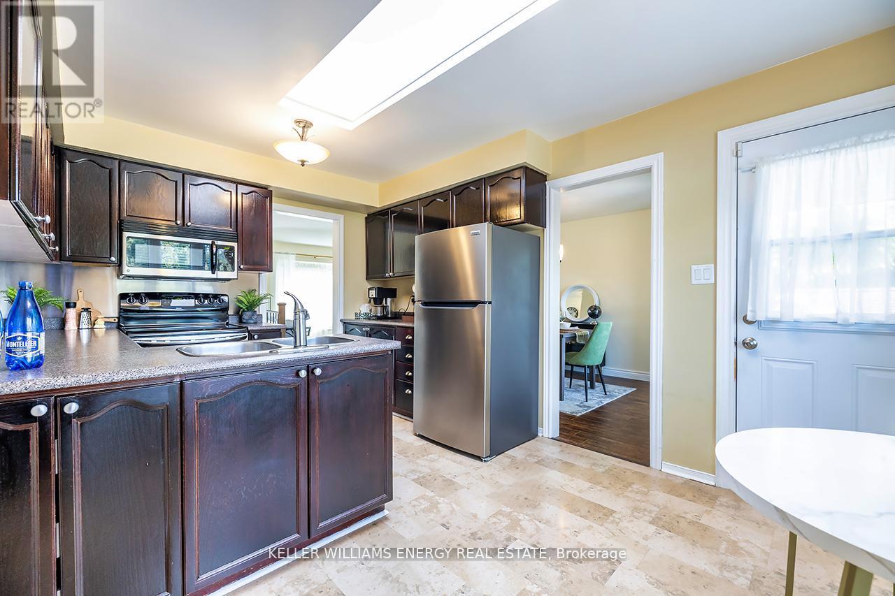 623 Dunrobin Court, Oshawa, Ontario  L1J 7P2 - Photo 16 - E12433315