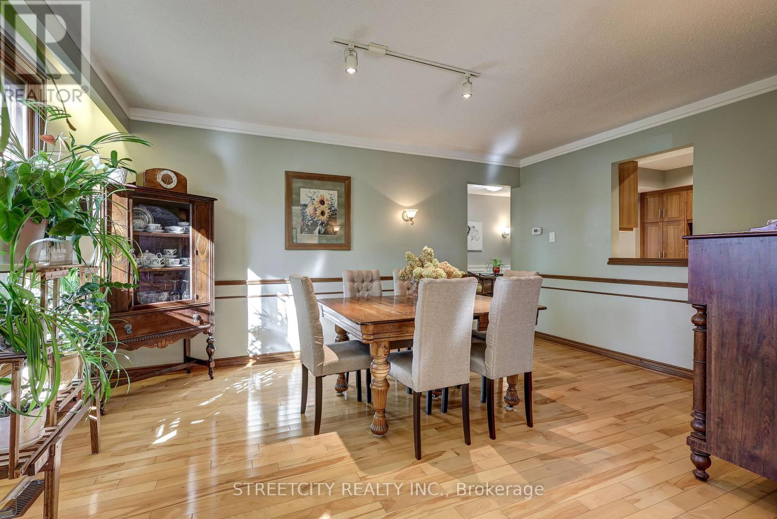 71 Glenburnie Crescent, London North, Ontario  N5X 2A1 - Photo 17 - X12473458