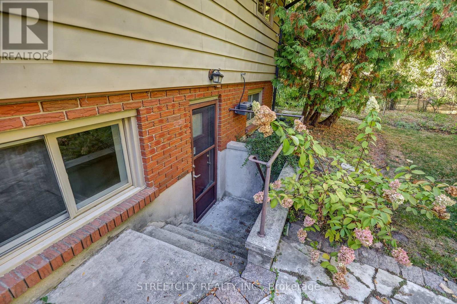 71 Glenburnie Crescent, London North, Ontario  N5X 2A1 - Photo 3 - X12473458