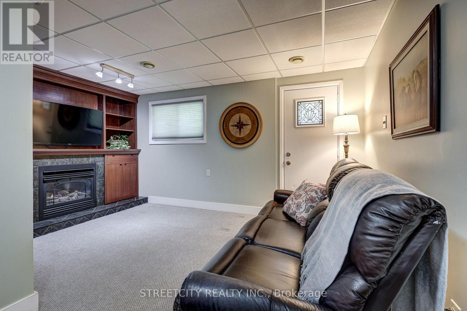 71 Glenburnie Crescent, London North, Ontario  N5X 2A1 - Photo 33 - X12473458