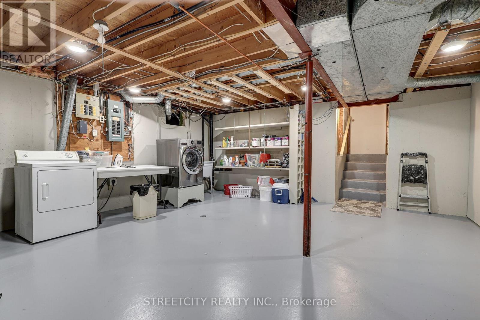 71 Glenburnie Crescent, London North, Ontario  N5X 2A1 - Photo 38 - X12473458