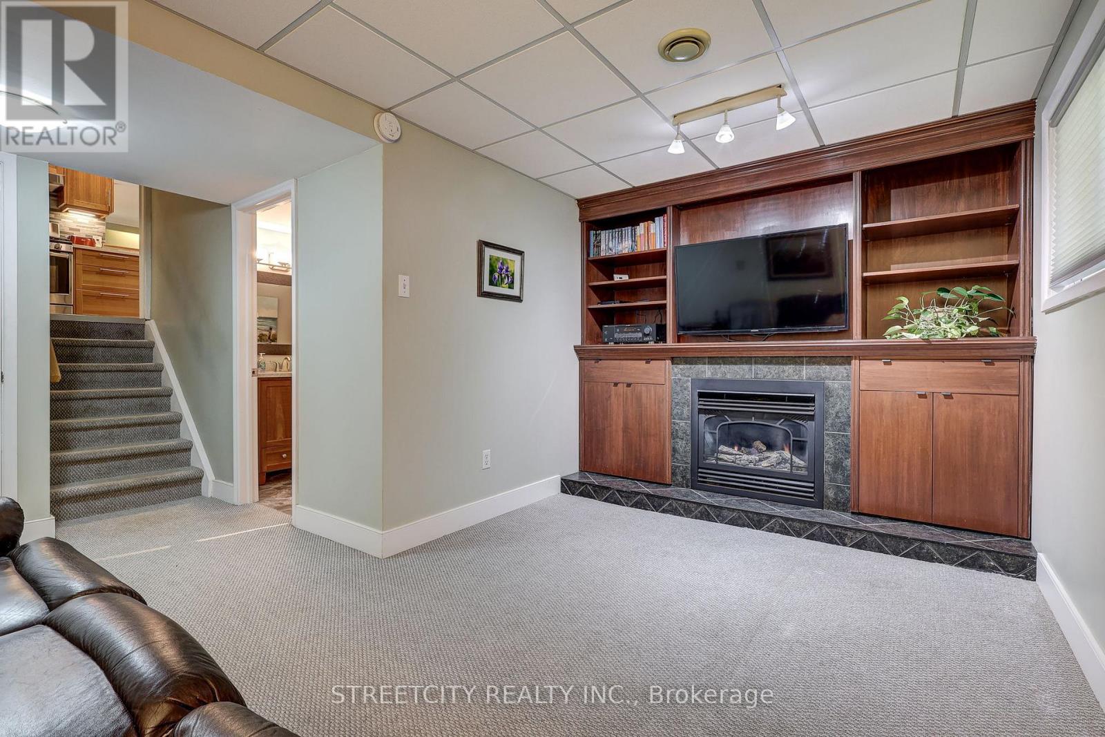 71 Glenburnie Crescent, London North, Ontario  N5X 2A1 - Photo 32 - X12473458