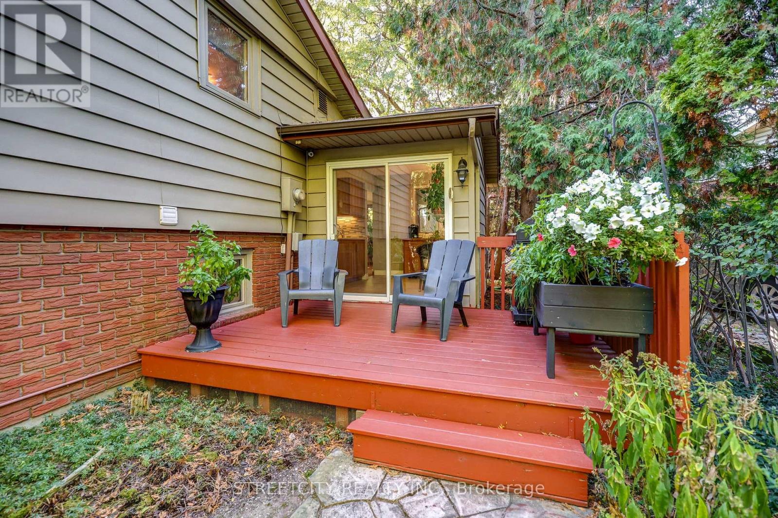 71 Glenburnie Crescent, London North, Ontario  N5X 2A1 - Photo 5 - X12473458