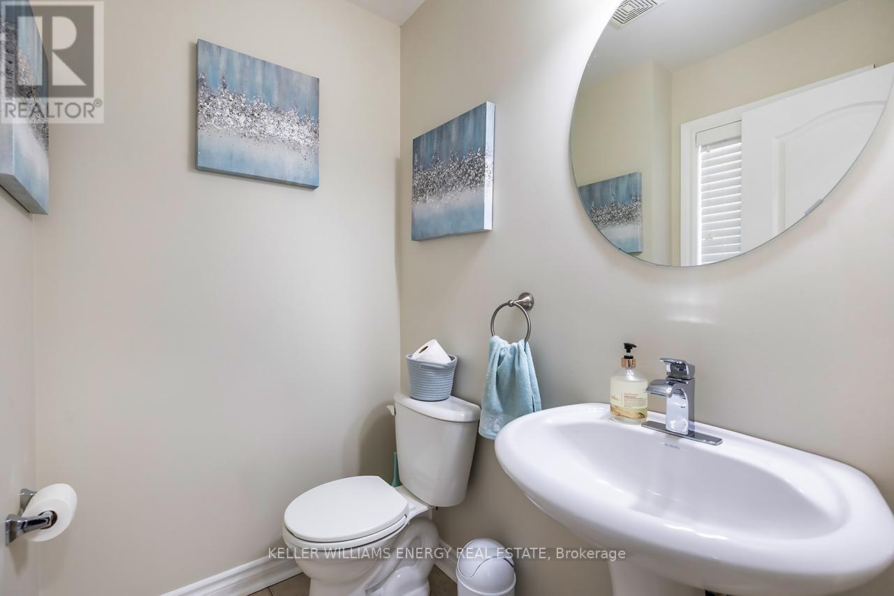 8 Bagnell Crescent, Clarington, Ontario  L1C 5P9 - Photo 6 - E12436509