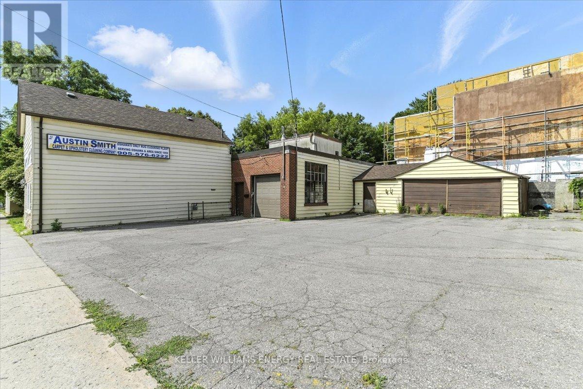 174 Mary Street N, Oshawa, Ontario  L1G 5C2 - Photo 2 - E12440130