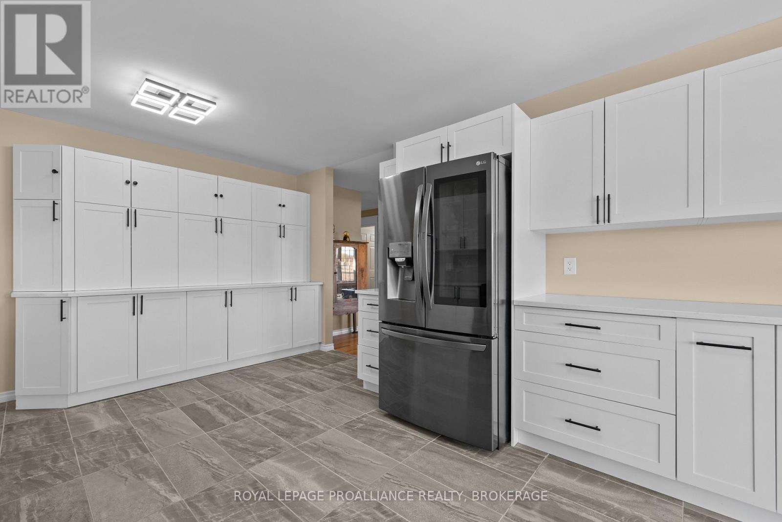 103 Hineman Street, Kingston (City North Of 401), Ontario  K7L 0G2 - Photo 10 - X12490918