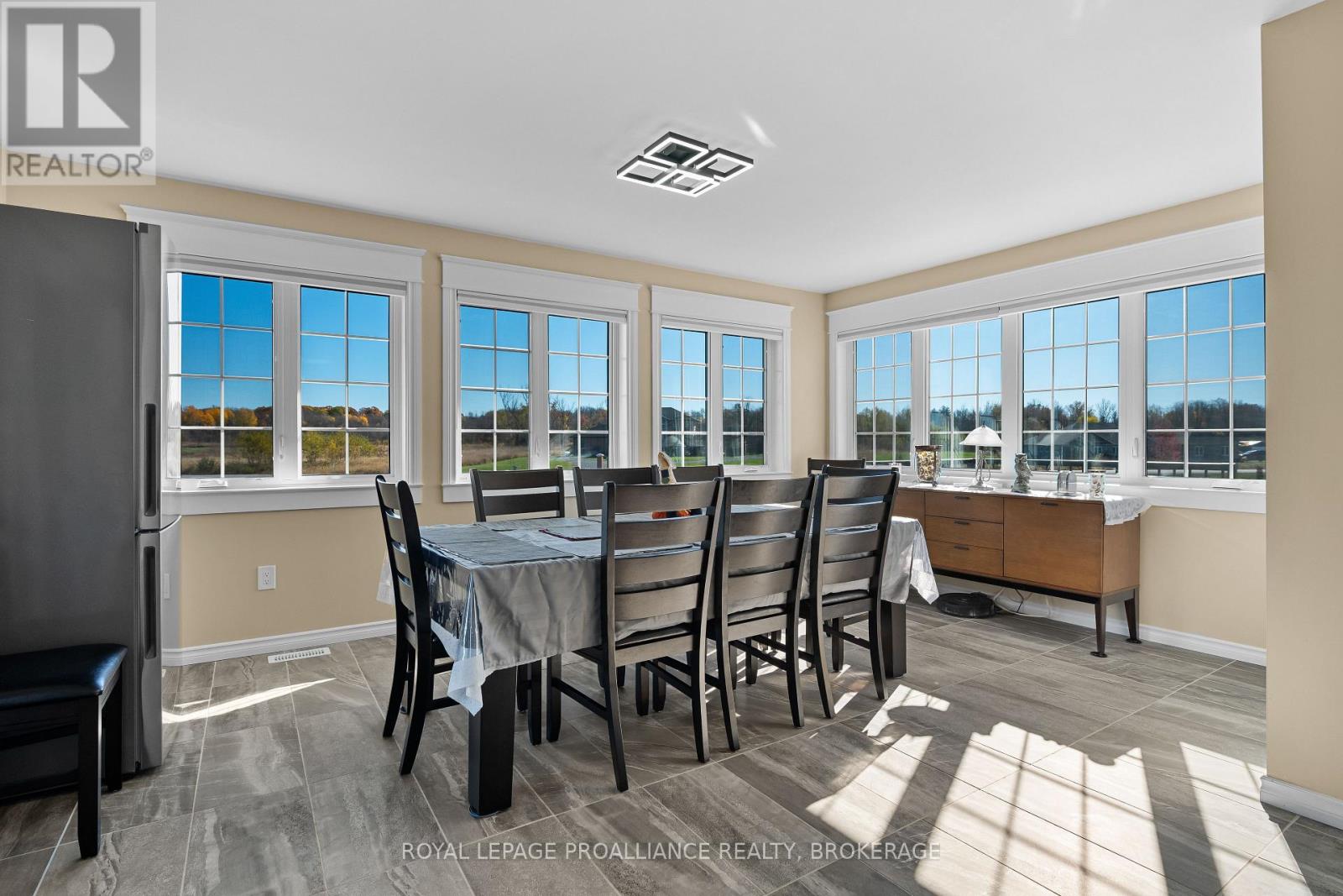 103 Hineman Street, Kingston (City North Of 401), Ontario  K7L 0G2 - Photo 12 - X12490918