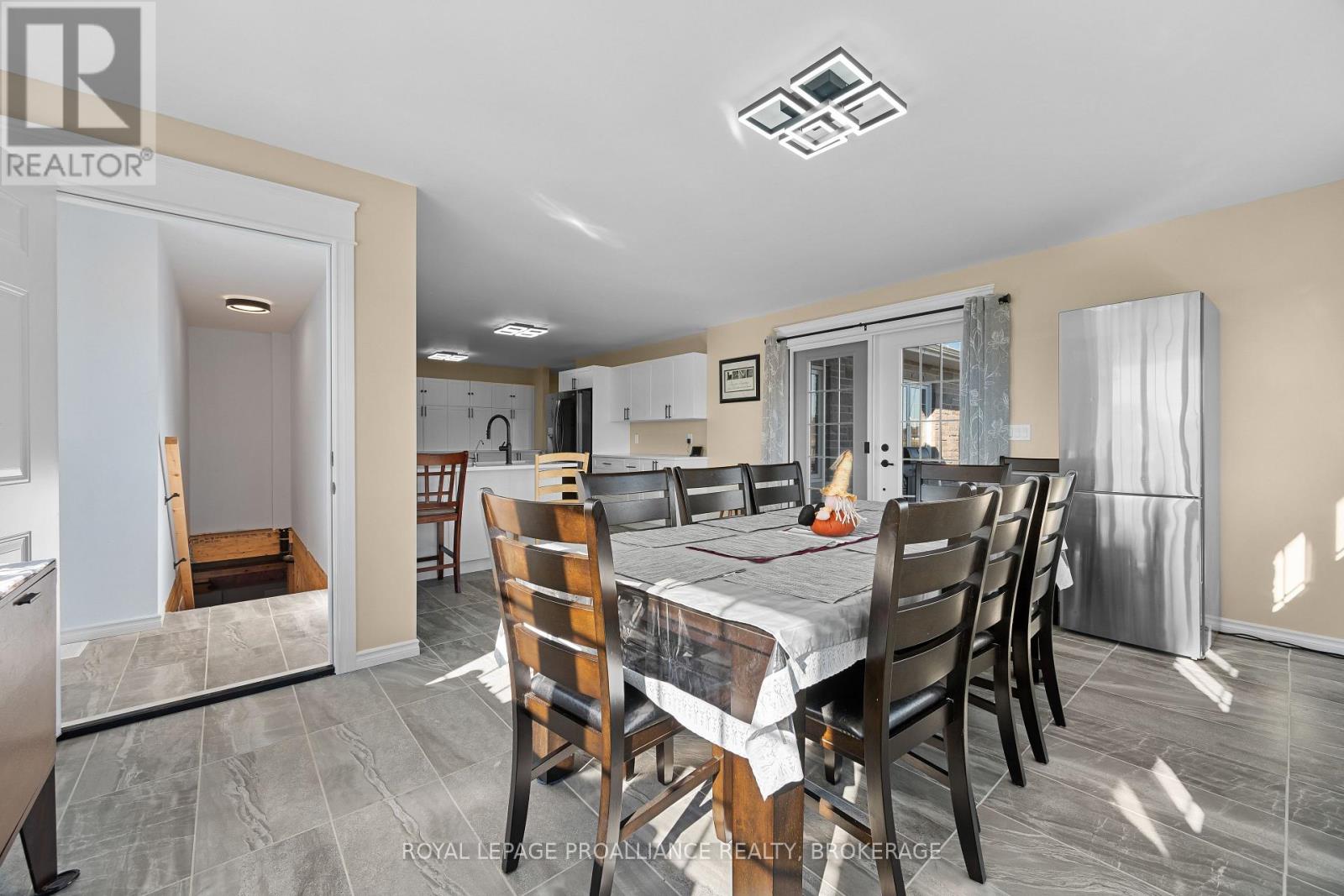 103 Hineman Street, Kingston (City North Of 401), Ontario  K7L 0G2 - Photo 14 - X12490918