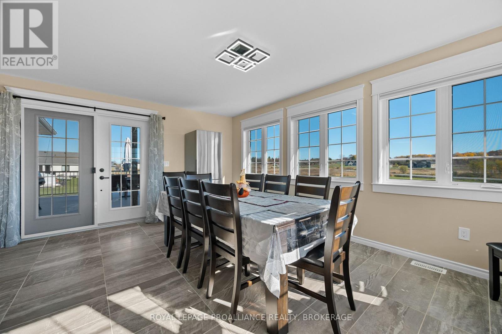 103 Hineman Street, Kingston (City North Of 401), Ontario  K7L 0G2 - Photo 13 - X12490918