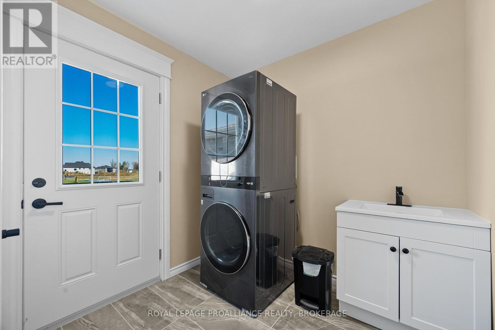 103 Hineman Street, Kingston (City North Of 401), Ontario  K7L 0G2 - Photo 20 - X12490918