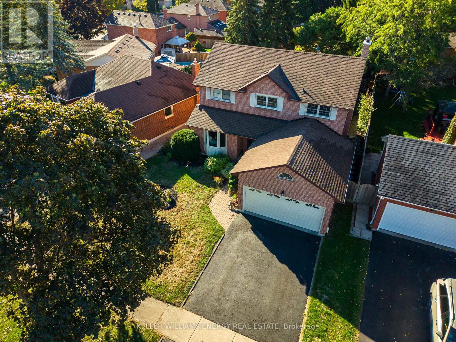 54 CANADIAN OAKS DRIVE, Whitby, Ontario